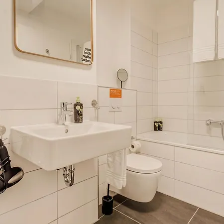 Limehome Wallstrasse - Digital Access Aparthotel Dresden