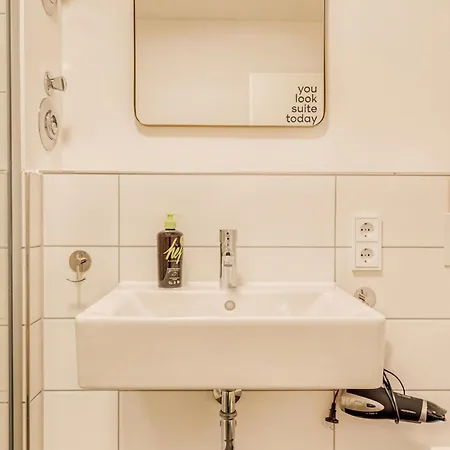 Ξενοδοχείο με διαμερίσματα Limehome Wallstrasse - Digital Access 3*